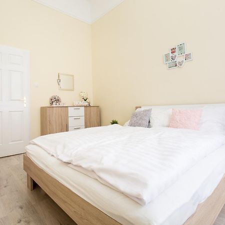 Bpm: Dob70 Classic Apartment In Downtown Budapeşte Oda fotoğraf