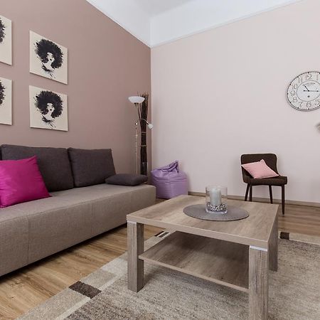 Bpm: Dob70 Classic Apartment In Downtown Budapeşte Oda fotoğraf