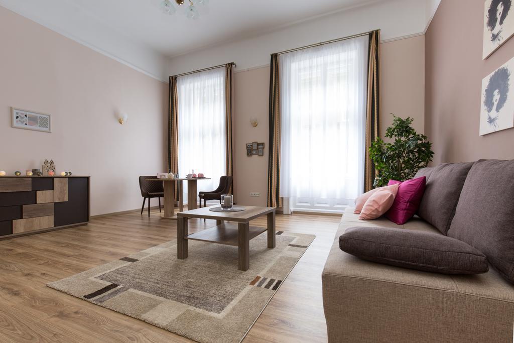 Bpm: Dob70 Classic Apartment In Downtown Budapeşte Oda fotoğraf