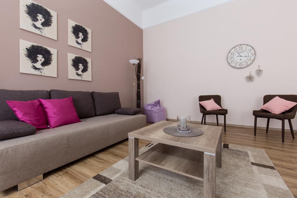 Bpm: Dob70 Classic Apartment In Downtown Budapeşte Oda fotoğraf