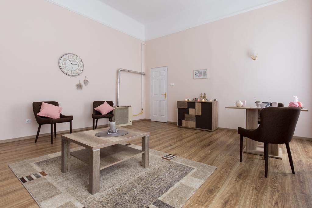 Bpm: Dob70 Classic Apartment In Downtown Budapeşte Oda fotoğraf